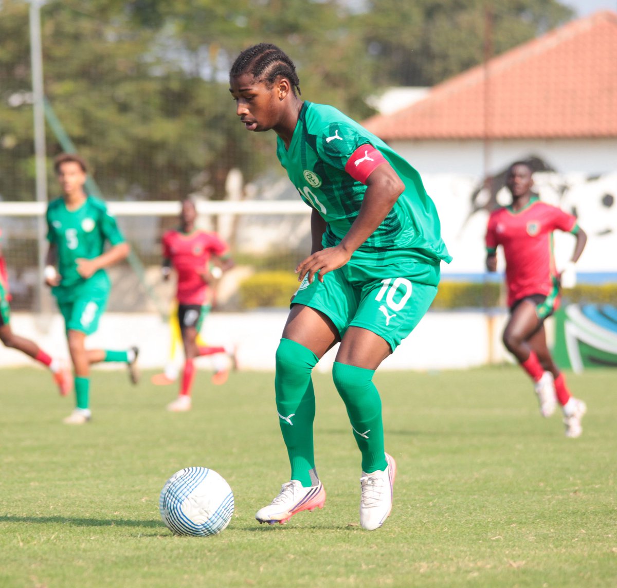 COSAFAMEDIA's tweet photo. HALF TIME
MALAWI ๐ฒ๐ผ 0๏ธโฃ ๐ 1๏ธโฃ ๐ฐ๐ฒ COMOROS
โฝ๏ธ #7 Ziyad Ali Moussa ๐ฐ๐ฒ
๐ฅ Comoros go into the break with the lead after a closely contested first half.
#COSAFAU20 #COSAFA #MWIvCOM #Maputo2026 #Football https://t.co/LhZmsO8Ioe