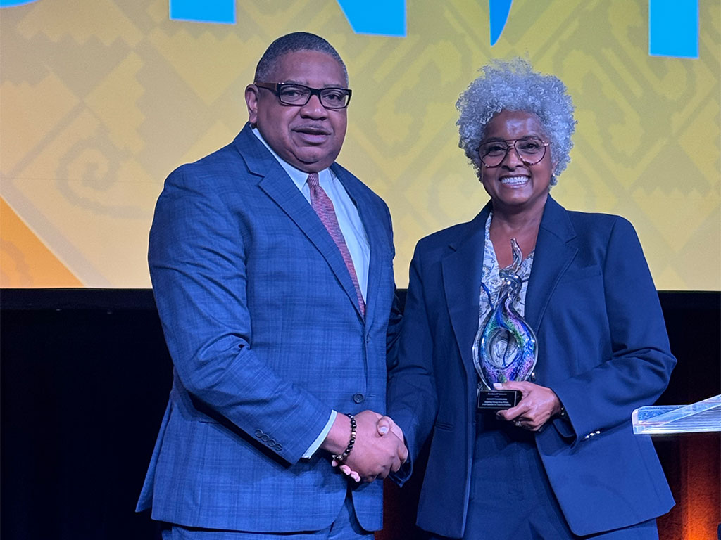 FAMU_1887's tweet photo. Together, we lead. ๐๐
FAMU received the UNCF Faculty Torchbearer Award, honoring the collective impact of faculty members who advance teaching, mentorship, innovation and student success.
Read more:
#FAMU #FAMUSBI #StudentSuccess #UNCF https://t.co/YTnWCRNd3n