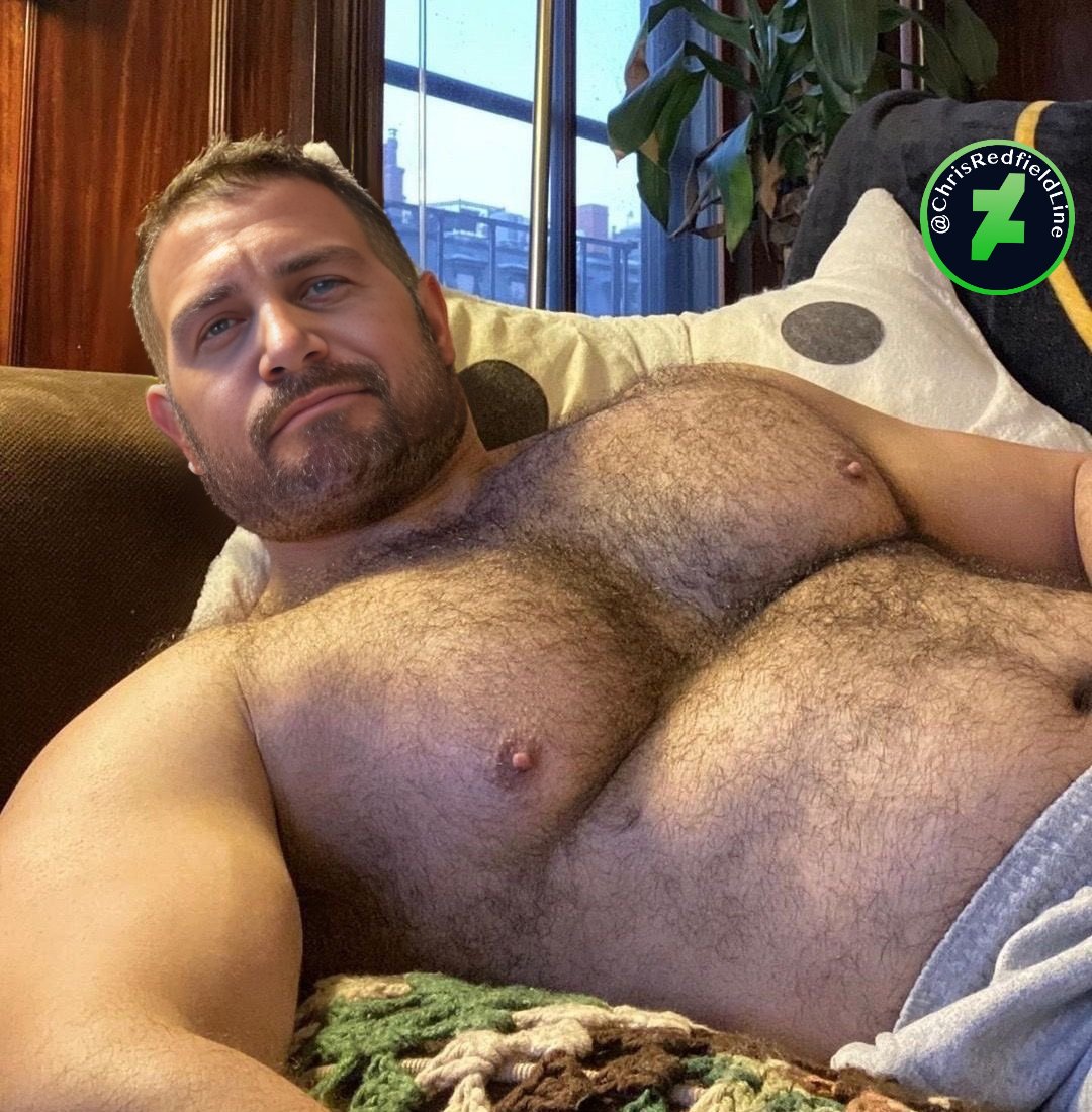 Redfieldline's tweet photo. Hello there georgeous 👀 #ChrisRedfield #REHBfun 

https://t.co/xBYgsigrEJ https://t.co/V0ClhVwiHb