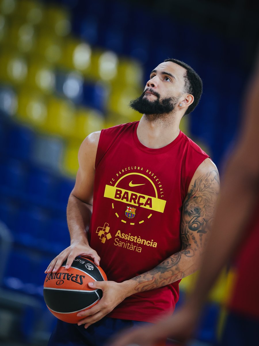 FCBbasket's tweet photo. Entrenament completat. Estem preparats per al debut de demà. Ganes d'Eurolliga 🔥 https://t.co/e2KMMgYhf5