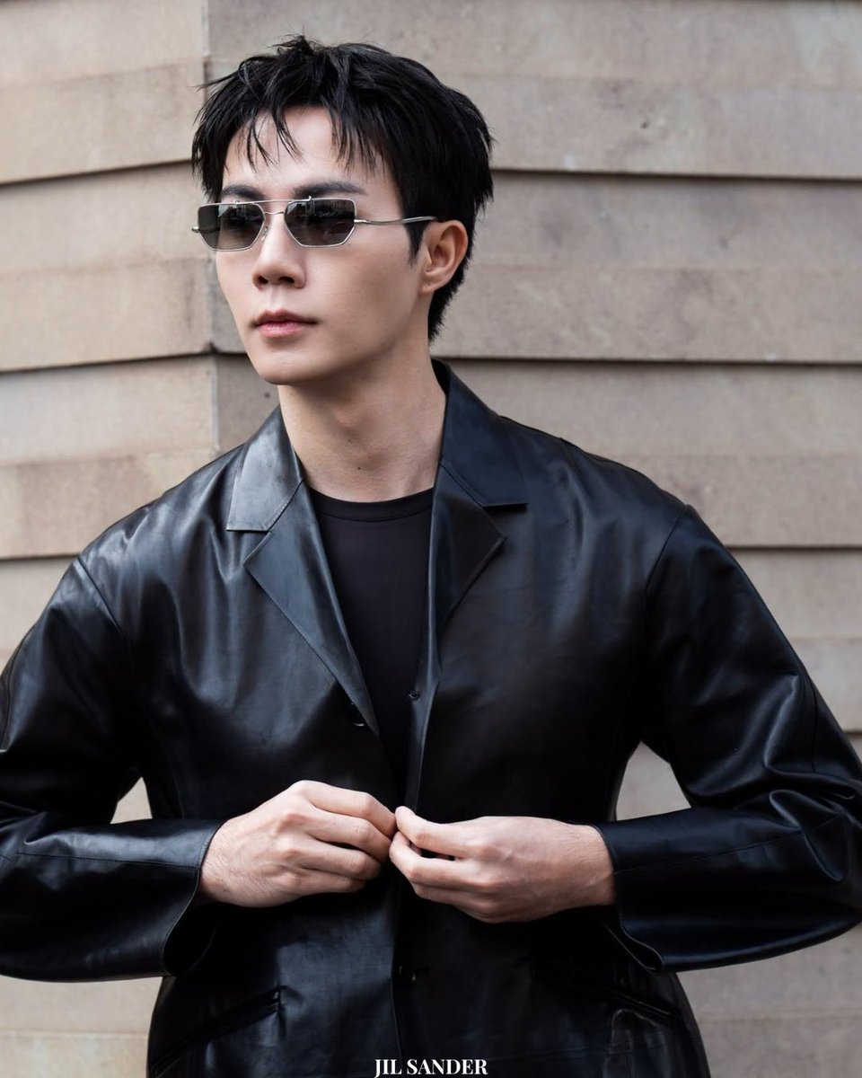 ZeePruk_OFC's tweet photo. [ IG : lullumag ]

🖤🖤🖤

ZEE PRUK MFW 2027
#JILSANDERxZEEPRUK

@jilsander #JILSANDER
@zee_pruk #ZeePruk https://t.co/MVLjA83CWo