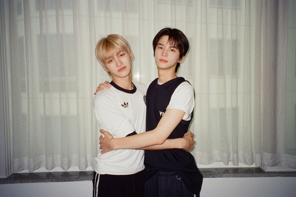 maru_n42's tweet photo. 아표정진짜개웃기네ㅋㅋㅋㅋㅋㅋㅋㅋㅋㅋㅋㅋㅋㅋㅋㅋㅋㅋ https://t.co/fNHAVH1qdM