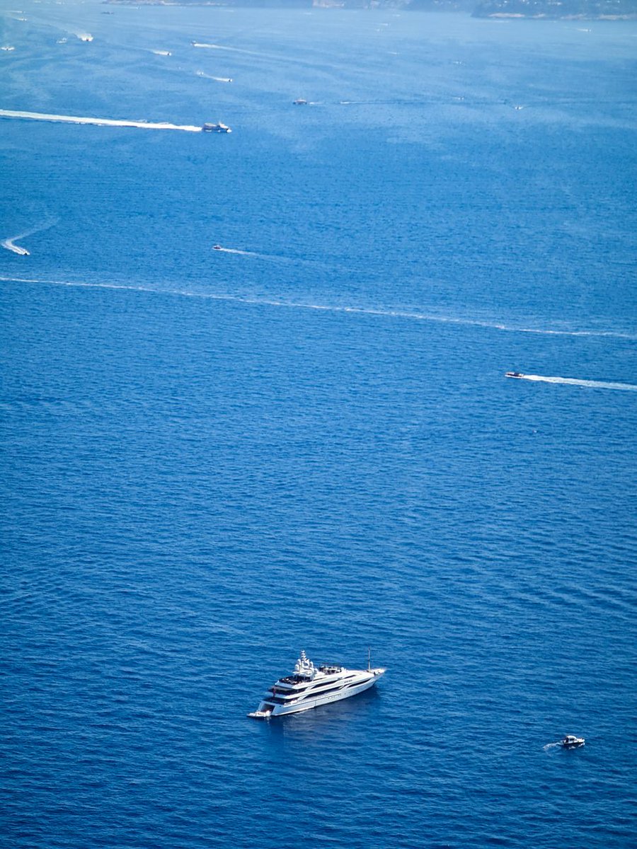 Andresrc17_'s tweet photo. Calm Channel feels different aboard; holding a gentle cruising pace turns the moment into effortless motion. Meanwhile, smooth water opening toward the sea. #YachtLifestyle #Sunshine https://t.co/zszwGhhgmQ