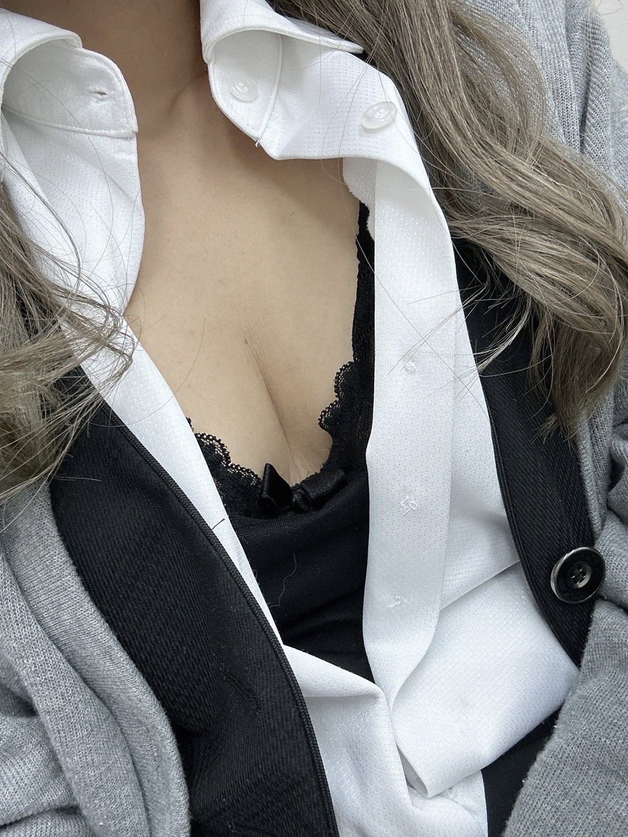 rouge3110's tweet photo. 15
#人妻 #野外露出 https://t.co/w7SmS93ETD