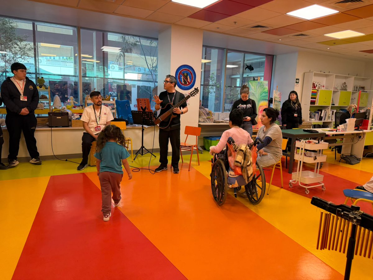 CarabDDHHyFam's tweet photo. Dirección de @CarabDDHHyFam realiza visita a instalaciones de la @Teleton, junto a autoridades y profesionales de dicha institución, para conocer con mayores detalles los espacios, funcionamiento e implementación para la rehabilitación de niñas niños y adolescentes. https://t.co/wOskcNhNE3