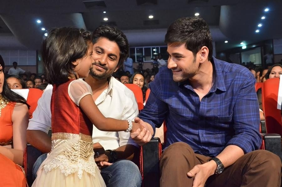 TWTM__'s tweet photo. Best wishes to @NameisNani Anna on behalf of SSMB Fans for #TheParadise ❤️

Long may Tollywood's Reign over Indian cinema continue. 🔥

#Varanasi #MaheshBabu https://t.co/sxm3niVH6h
