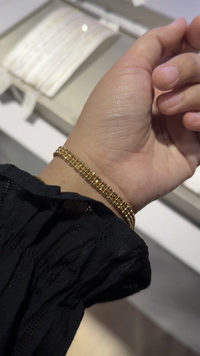 bubbletiaz's tweet photo. Sumpah pakai time kenduri/raya ni cantik! RM222 JE DEKAT WAH CHAN 🫢 https://t.co/Eevyby7M8Y