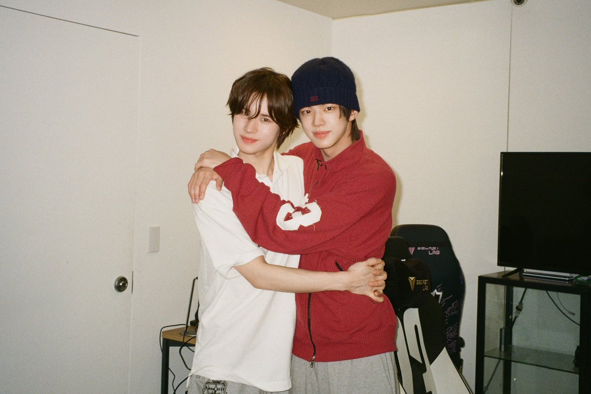 lo__v3's tweet photo. 진짜너무이쁨 경돟은 선물입니다 하늘이 내려준 https://t.co/9nhnM0rpQN