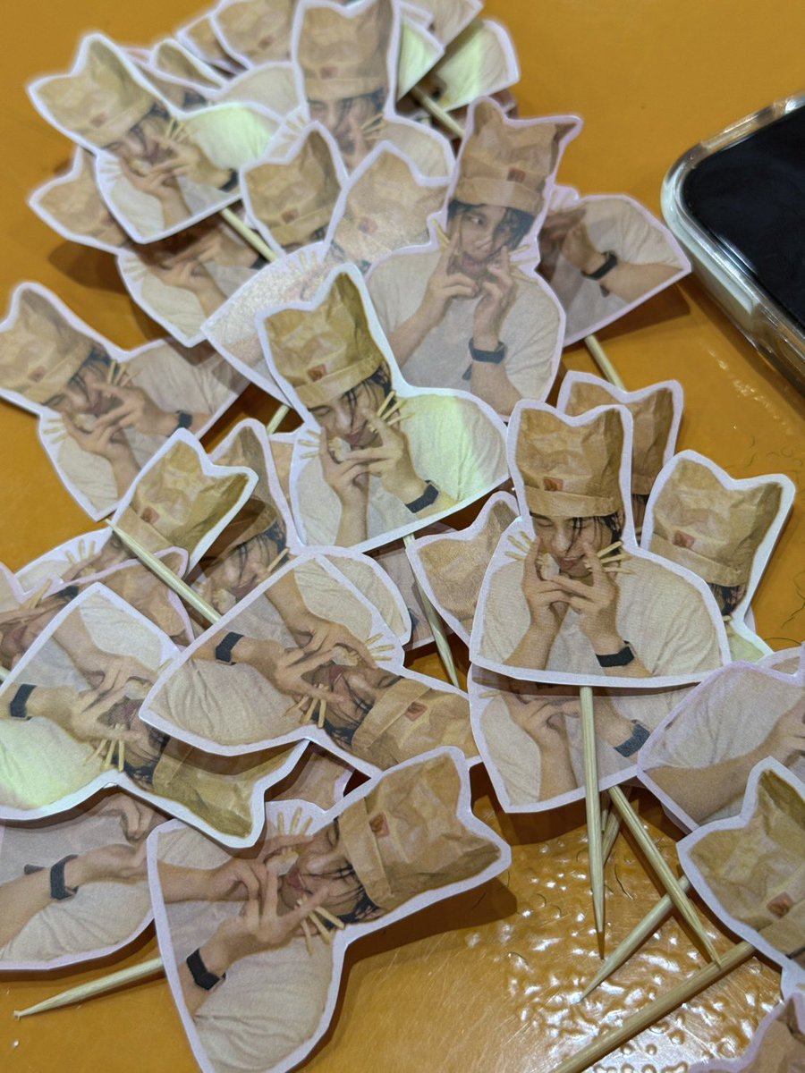 project4artit's tweet photo. หนูเหลืองพร้อมยางงงง ทางนี้พร้อมแล้วววววว

#36thbankartitday
#bankartit https://t.co/zTi3TWXoEU
