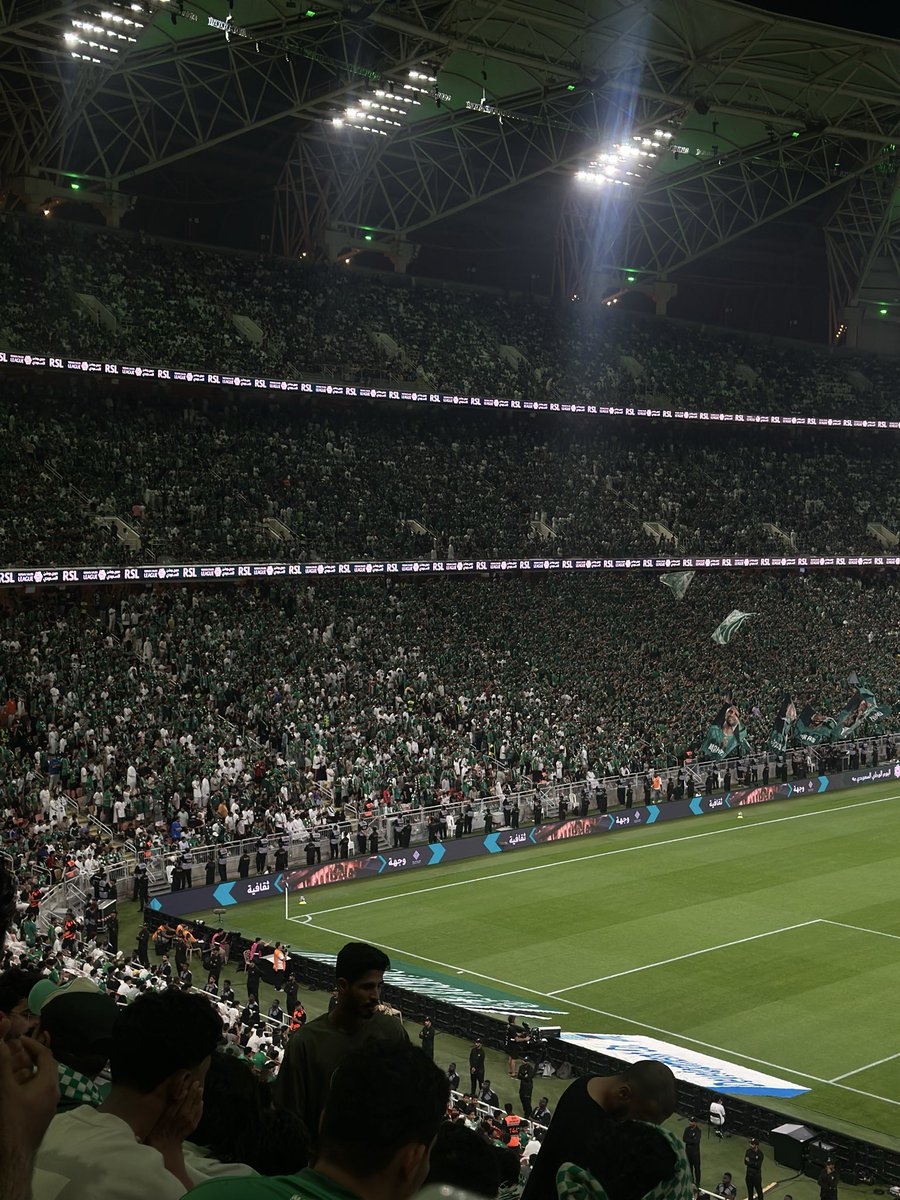 _lovers4ever's tweet photo. #جمهور_الاهلي_نادينا_ينادينا 
ما تفرقنا الآراء، ولا تشتتنا التفاصيل.
اليوم موعدنا مع الالتفاف، مع الحضور، مع كلمة جمهور ما ينكسر ولا يتشتت. https://t.co/GDm5UxFjZr