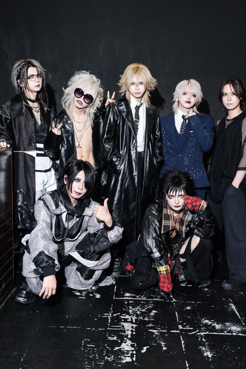 official_gravi's tweet photo. 2026.09.23 渋谷CLUB asia
-百阿修羅夜行 FINAL-

1.C4NDY
2.星になるまで 
https://t.co/ykWeSTyTCW feat.喰 @Qu_mathilda 
4.キュートアディクション
5.アソビタイ病
6.the LI3ght_ON/OFF
7.ピンク•ドーナツ　
8.飴時々何時モ腫レ
9.D for U
10.甘乞<3 feat.Nea @sugar_Nea 
11.林檎
12僕らSCRAPER 
13.客が欲しい
14.プワゾン
15.黒

en0.instrumental
en1.阿修羅-君ノ為ノ腕-
en2.スパイラルスパイダー
en3.人生カワタニエン

Support Drummer:@Dr_Hyuga

-THANK U STRANGER-

#グラビティ