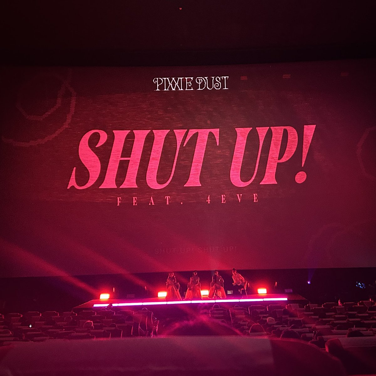 hiddenlimonn's tweet photo. SHUT UP! เพลงหูแตกแห่งปี จริตแบบตัวแม่  Shut up! I’m the main character. I’m  gonna live the best of my life!!
#PiXXiE #4EVE
#PiXXiE_DUST_GalaNight
#PiXXiE_3rdFullAlbum
#PiXXiE_DUST https://t.co/YUVJTLSVc4