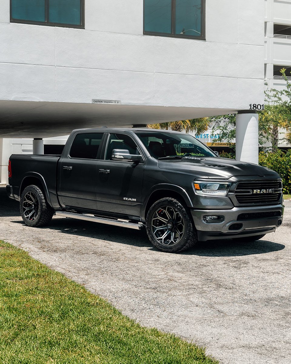 4PlayWheels's tweet photo. Back in stock! Brushed Black 22x10 4P80 ๐ฅ
Featured on this Ram Laramie
#4PLAYWheels #RamTrucks #DodgeRam #RamLaramie #RamLimited https://t.co/YHDcyJYSwu