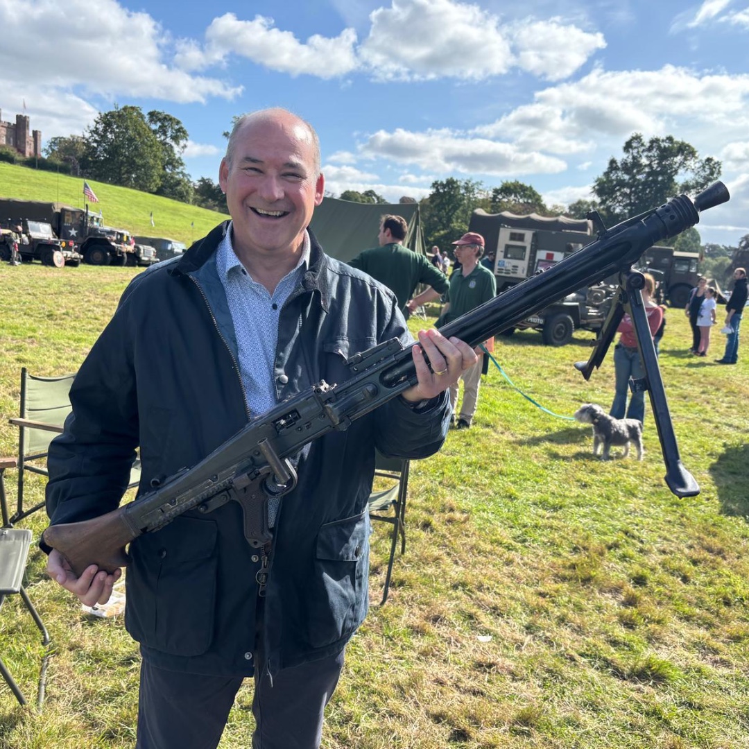 hrfca's tweet photo. Our Defence Relationship Manager Ray Watt was invited to judge the military vehicle section of The Scottish Vintage Tractor and Engine Club's Farming Yesteryear &amp; Vintage Rally at Scone Palace Parklands: https://t.co/MIrBKPwFLg. 🛻🏆🚜 https://t.co/mQ2BWGqXme