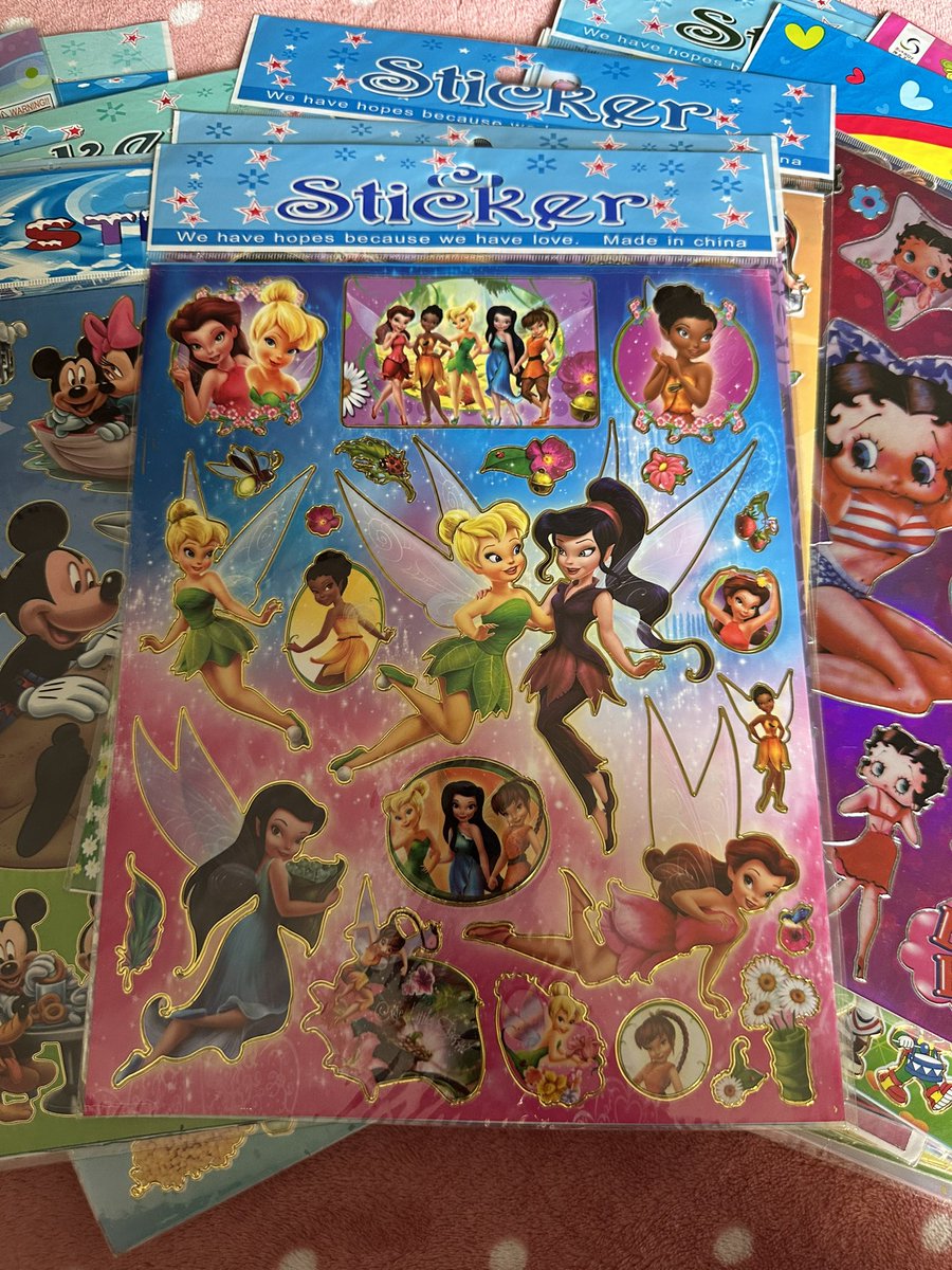 porndenji's tweet photo. #adesivotwt gente fiz uma compra totalmente despretensiosa de “kit de adesivos infantis” e eu achei foi ouro pqp!!!! https://t.co/qLuqGJV59L