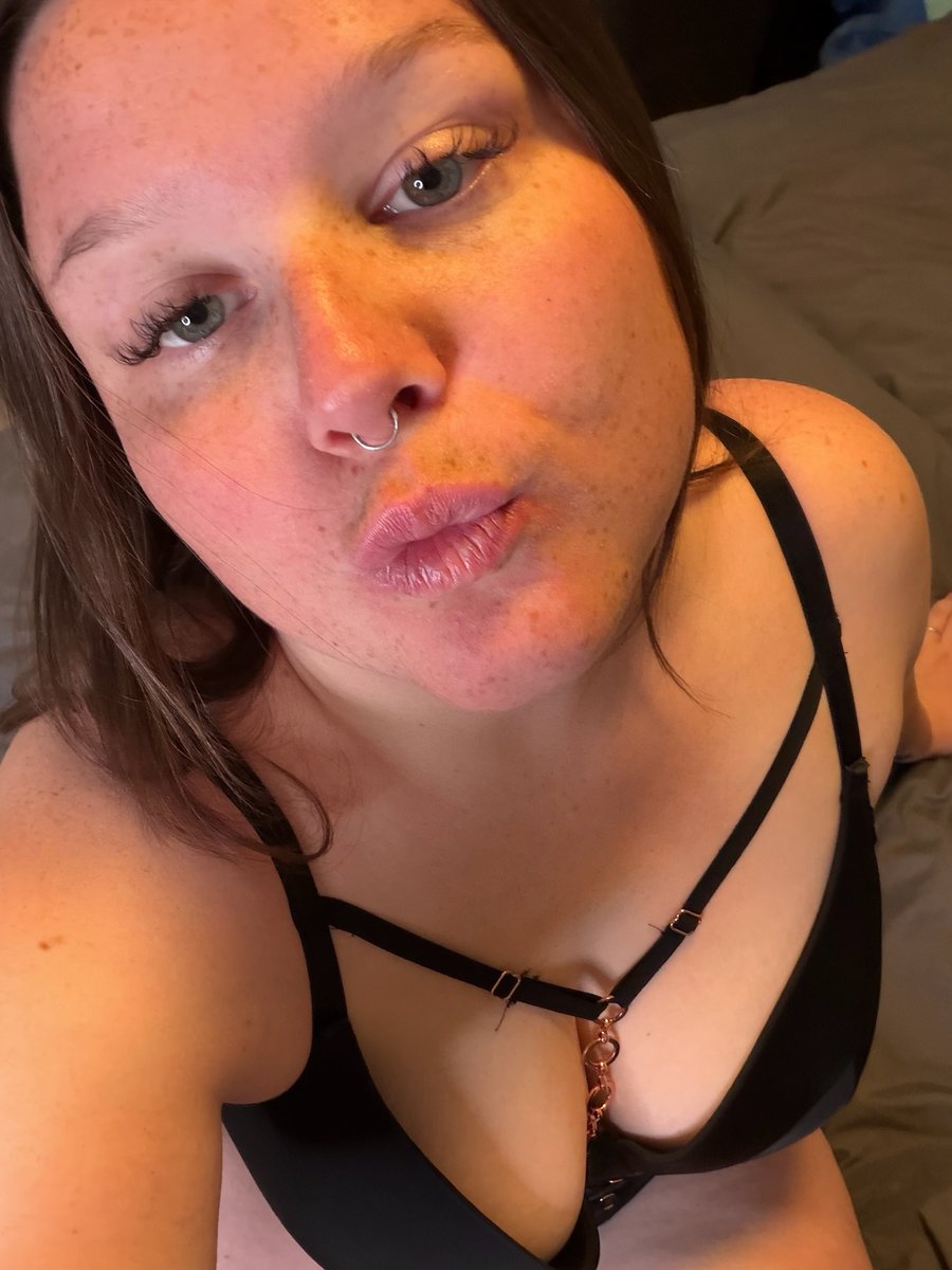 themaddymay's tweet photo. Do men who actually find chubby girls attractive exist?🫣 https://t.co/aFbs9KBnlq
