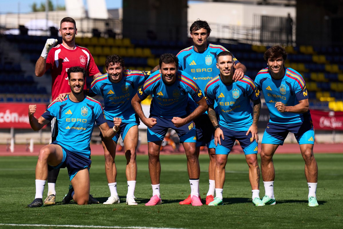 SERDeportivos's tweet photo. 📻 PROGRAMA con @OscarEgido

🇪🇸 Última hora de la @SEFutbol y Pepe Mel habla sobre el portero Josep Martínez
👋 María Silvela, campeona senior del mundial de pádel, y @ander_martiin, campeón de Europa de beach sprint, protagonistas del programa

🔊 AUDIO: https://t.co/szU8IkIhxd https://t.co/r825ViBfZm