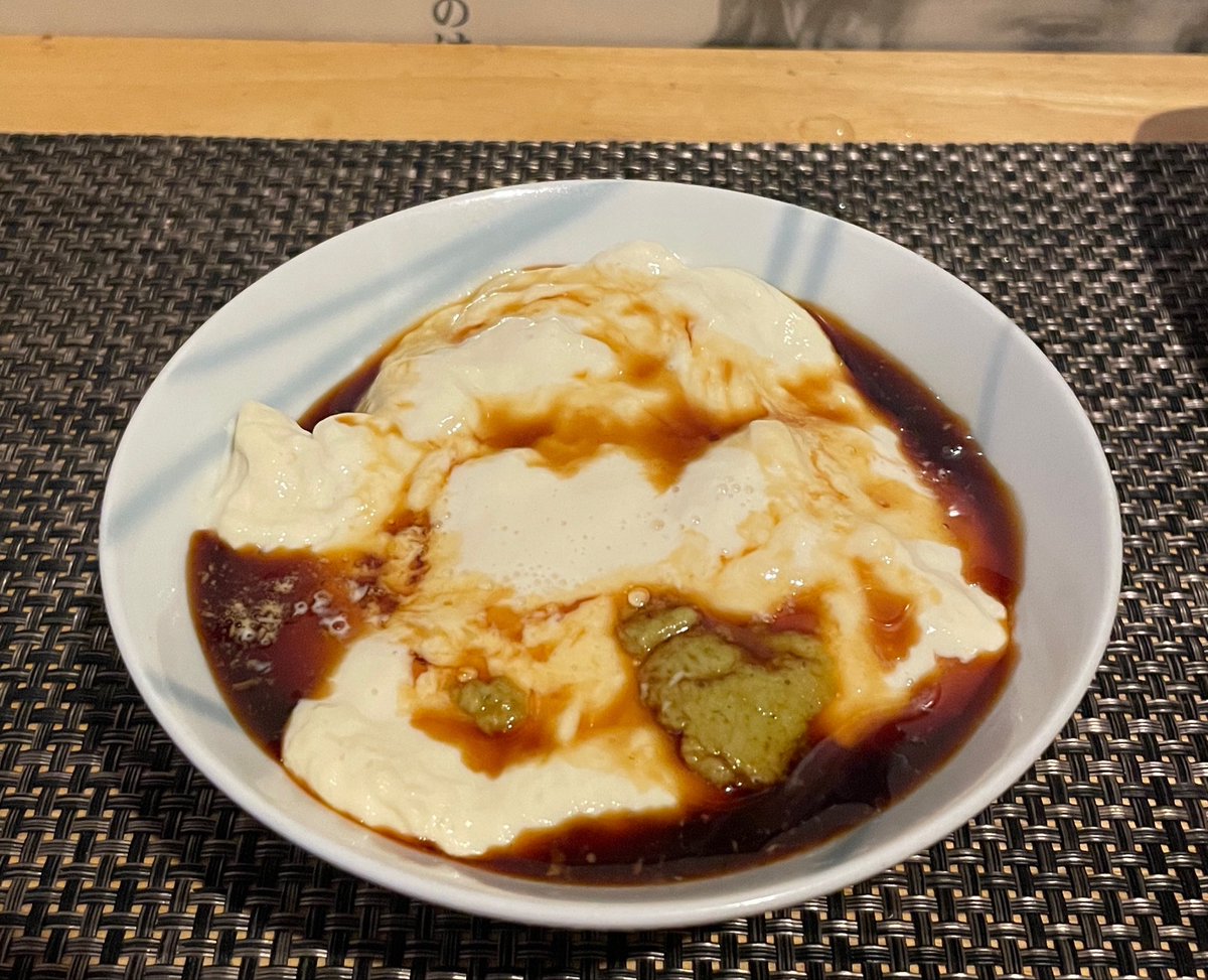morota88's tweet photo. 今夜は日本酒🍶と湯葉を頂きます
硬めの湯葉とトロトロ湯葉〜
めっちゃ美味しい〜☺️ https://t.co/O3sUiCw6Ke