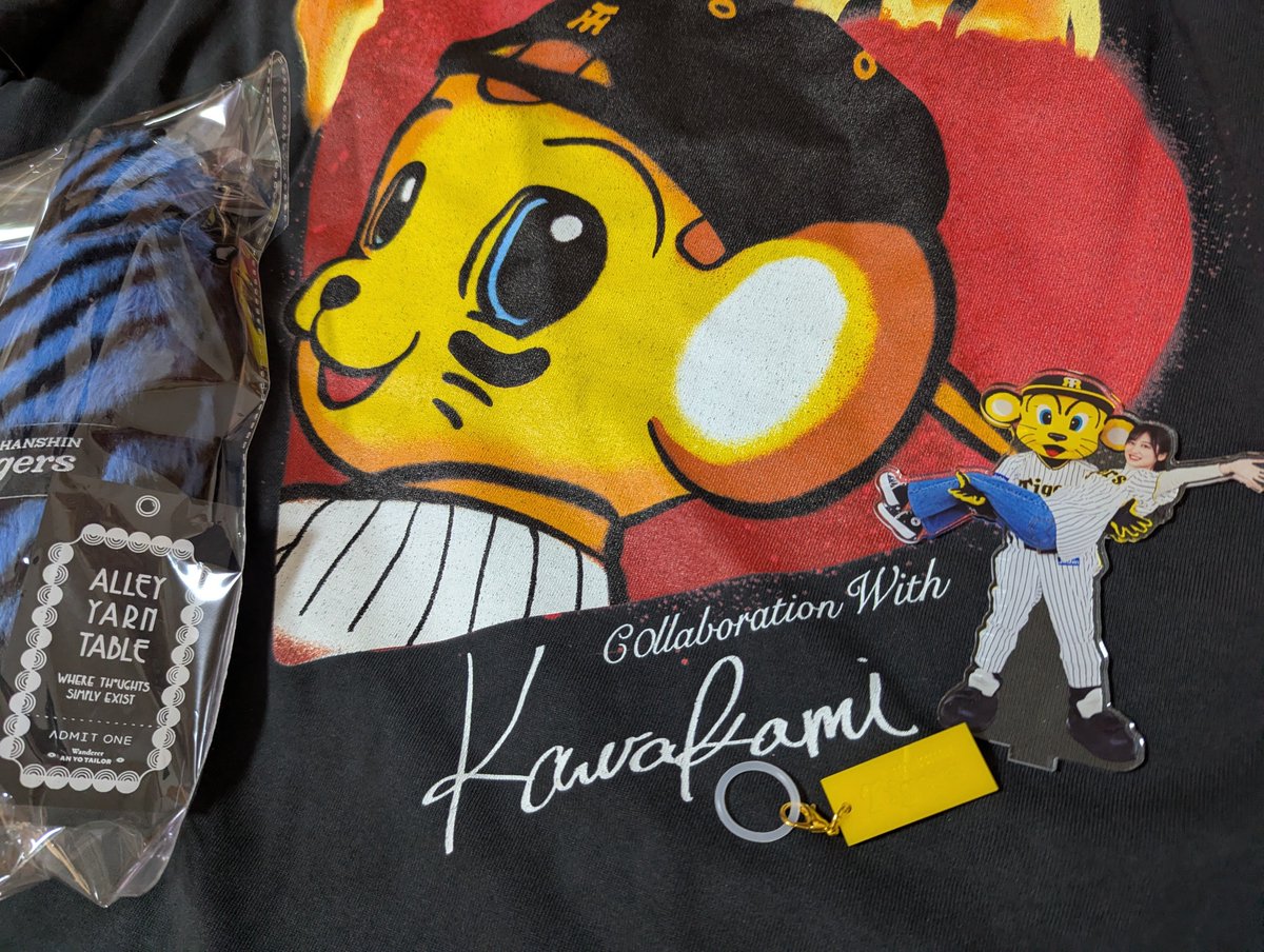 GeoFreak17's tweet photo. 今日は京都伊勢丹の #阪神タイガース × #ANYOTAILOR でちっひーのコラボTシャツとしっぽをゲット🐯

店内ディスプレイめっちゃかっこいい❤️‍🔥
ちっひーTシャツは10点くらいしかないらしい！

京都でまたちひ活できて嬉しい☺️
朝1番目に行けてよかった🙌
3階エスカレーター降りてすぐ！

#川上千尋 https://t.co/oI9u7Zck0r