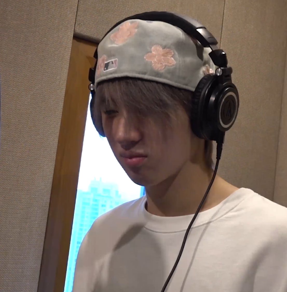 muk_______'s tweet photo. น้องฮงหงึๆ ૮(◞ ‸ ◟ )ა

#OhMyGoshLYKN_BehindTheSong
#hongshihoshi https://t.co/0hjUWzP4pL