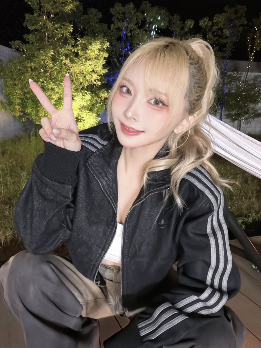 Sithle011's tweet photo. 昨日はグラブル女子会ありがとうございました！

グラブル再現のBBQ、おいしかったし楽しかった！🍗✨
久しぶりに料理（？）しました👩‍🍳

これからももっともっと、グラブルを遊びまくるぞー！！
#グラブル https://t.co/P5YE3I5E6i