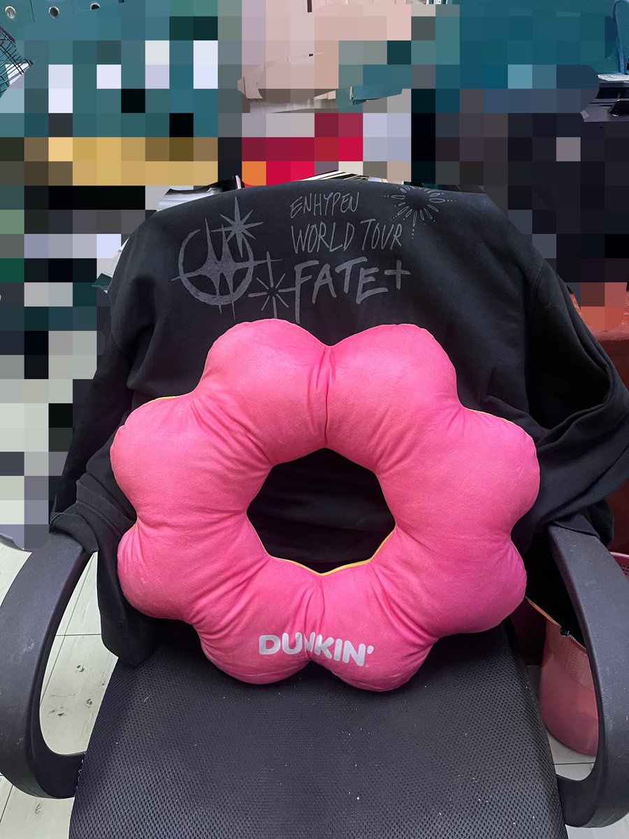 ohsimchao's tweet photo. kakaqiqil sm ‘tong mochi donut pillow ng dd sarap kagatin hahaha https://t.co/Rap7E2MeAq