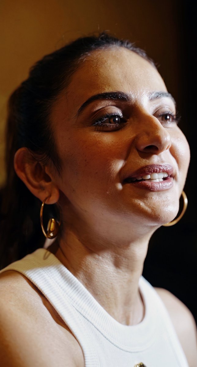 holly_glow's tweet photo. Rakul Preet Singh 🤍

4K https://t.co/TVYf4WE7ie