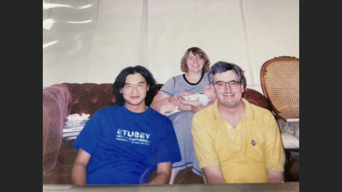 Yasuo_chan's tweet photo. そう言えば、Mile EndのGordon、元気にしてるかな⋯
長男は、John Luke、あれ❓️hあったかな⋯
次男は、Louis
お母さんは⋯ごめんなさい、忘れちゃいました😂
#London #MileEnd #homestay https://t.co/IunqpYhq6w