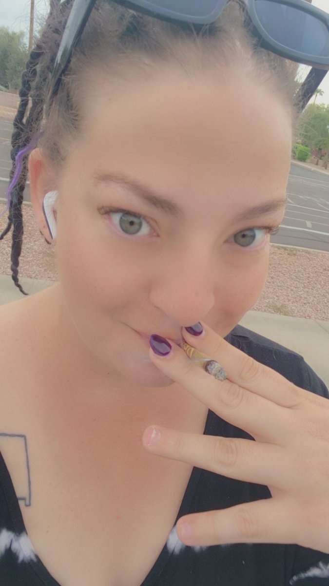 gemii313's tweet photo. Day off baby!!! Wakin and Bakin xx
#bbw #pawg #milf #stoner #morning #wakeandbake #canna #smoker #stoner #stonervibes #hippy https://t.co/Hj3q7WHXDo
