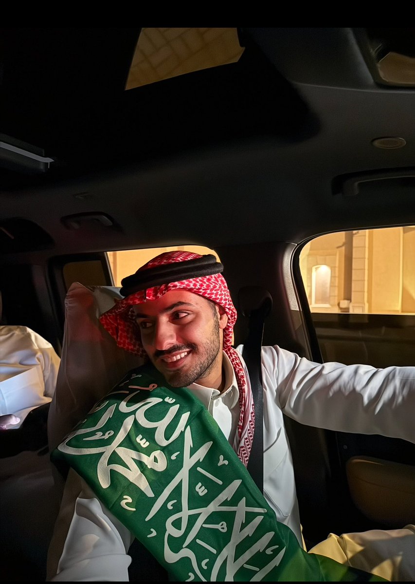 jamalsu11's tweet photo. مساء الخير من قلبٍ يشوف إن الحياة بخير 
مادام إن الغلا محفوظ والدولة  — سعودية 💚
#اليوم_الوطني_السعودي_٩٦ https://t.co/kfPM9WDEYr