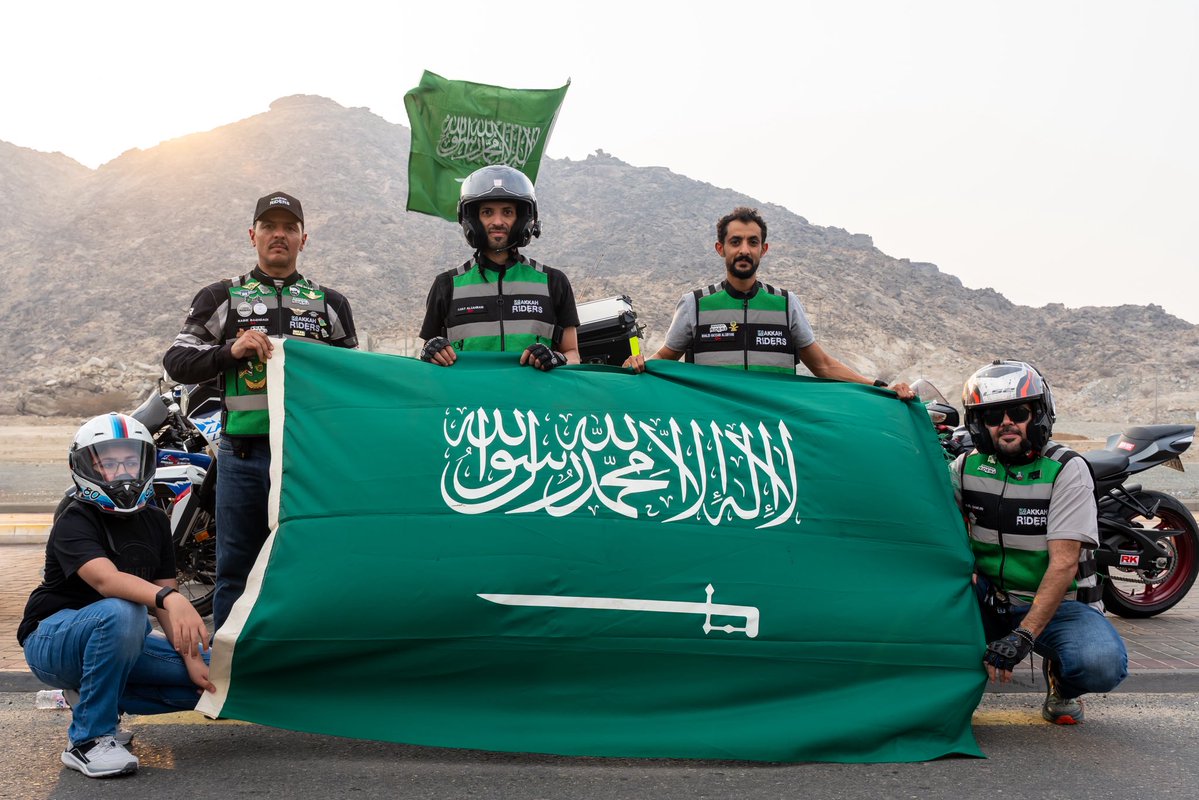 makkah_riders's tweet photo. صرنا بروق بـ سماها.. عزّ والينا 🇸🇦
راياتٌ تعلو وفرحةٌ تجمعنا في مسيرة أمانة #العاصمة_المقدسة 
وفريق #مكة رايدرز في 
#اليوم_الوطني_السعودي_٩٦ 
#اليوم_الوطني_٩٦ 
#اليوم_الوطني_الـ96 
#جدة #الطائف 
#السعودية https://t.co/9PmbWnGpuO