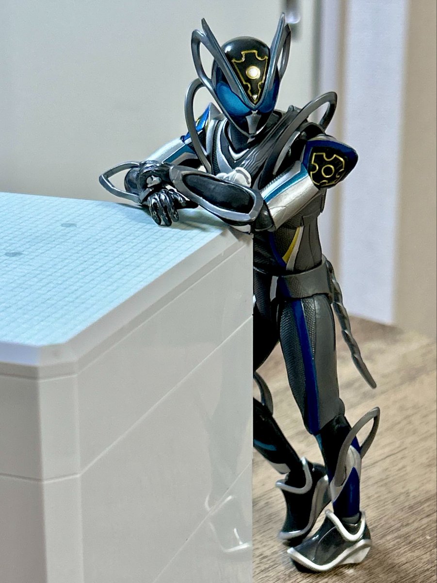 sideB_toku's tweet photo. すでに劇中で「こんなふうにアクションする奴」って提示されてるからポーズつけ楽しい。やっぱ本編での見せ方とグッズの魅力の結びつきはめちゃくちゃ強いよ！

#TAFマイスに期待しマイス https://t.co/ipqjXpZB04