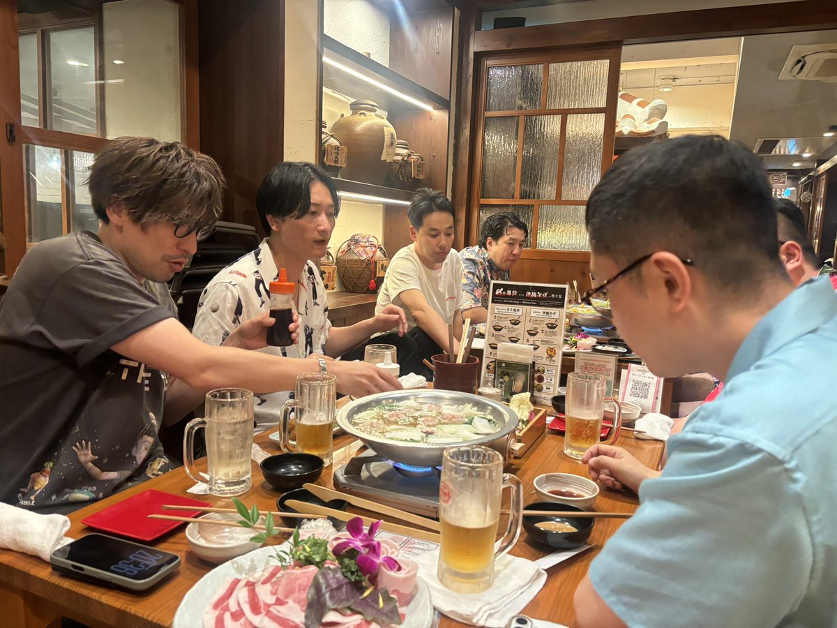 massan26's tweet photo. 一年越しに打ち上げでアグー豚のしゃぶしゃぶ食べました！

#14期大暴れツアー
#アグー豚のしゃぶしゃぶとか食いてぇだろ https://t.co/aGVNNs2F05