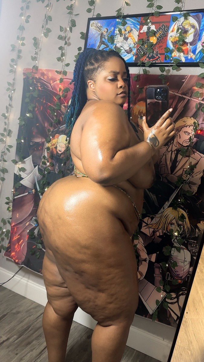 mcscarleterza's tweet photo. Can I send you nudes while you’re at work? 👀👀 https://t.co/lRFcKpYHMv