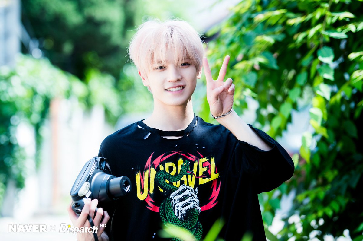 owonty's tweet photo. 체리밤태용 만 21살/22살이어서 샤프하다가도 볼살 터진 사진 있어서 ㅈㄴ 귀여워 https://t.co/7z8BNuvBuK