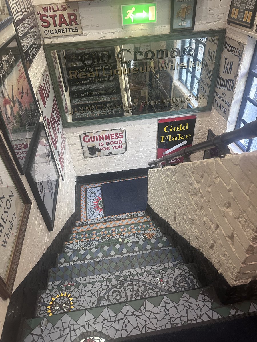 EileenPerry1's tweet photo. Hi Placers, missing today’s show due to bad planning. Dropped recycle pods off at Nespresso and got distracted on way home by these death stairs. Could happen to a bishop. #aplaceinthesun https://t.co/pgbrGMdftz