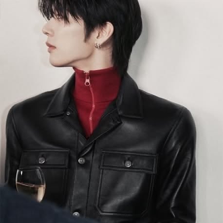 ewuoshx's tweet photo. 한태산 레드 계열 잘 받는거 같음 https://t.co/AyYAezdz7N