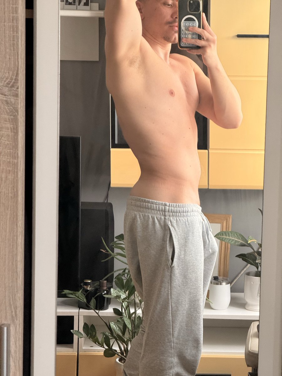 boyfromro's tweet photo. Let’s cum together. Retweet it if you are horny 🔥 https://t.co/wnXJkBCmcD