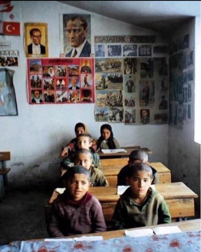 sofiyeniden's tweet photo. Süt içiremedikleri çocuklara yıllarca and içirdiler. https://t.co/S0cF7AH3Lt