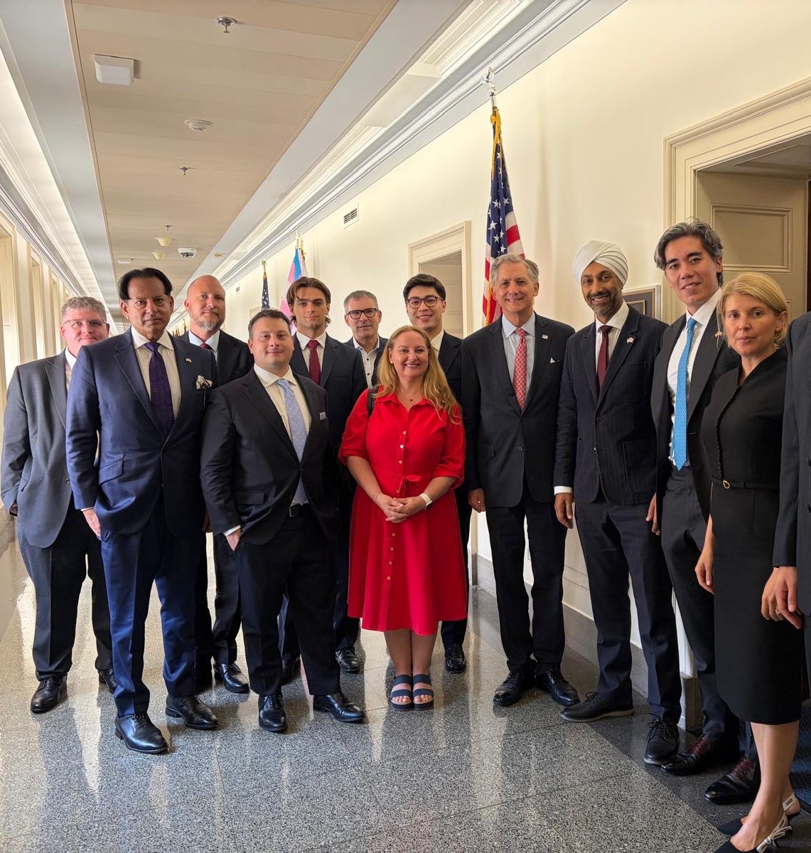 Zepzi's tweet photo. We also had the fortune of meeting with Senator Gillibrand’s office, Congressman French Hill, Congressman Timmons, and Congressman Steil. 

We appreciate their continued engagement and commitment to a US legislative framework for digital assets. https://t.co/8GgX4lDN0S