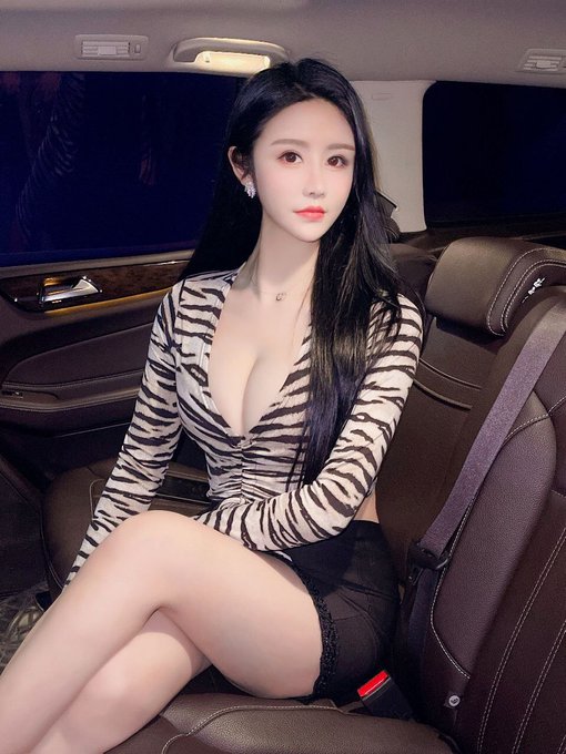 8zfig's tweet photo. 在香港有湾仔、尖沙咀、油尖旺，扭约融汇烟火商圈，铜锣湾、旺角、中环、港岛、红磡、佐墩散落片区外围，街巷交织，繁华与市井相融，尽显这座都市热闹鲜活的独特风貌約炮。💥📷📷 📷📷 https://t.co/PuJWbwKMCw