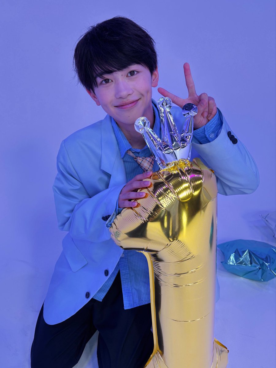 shy_info_'s tweet photo. ⋱ #SHYイベント by ふじ⋰
￣￣￣￣￣￣￣￣￣￣￣￣￣
今日の結成記念生配信ライブはどうだったでしょうか？
皆が、画面越しでもまるで、生で見た時みたいな迫力だと思えるように頑張ったと思います！

配信ライブでは質問に全て答えられなかったので、Xに投稿したり、インスタライブで答えたりしようかな〜？

初めてのオンライントークも本当に本当にありがとうございました！！！
とにかく、1周年を迎えたSHYをこれからもよろしくお願いします！

#SHY結成記念生配信ライブ
#はずかしがりや