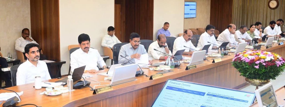 nmdfarookmla's tweet photo. రాష్ట్ర అభివృద్ధి.. ప్రజా సంక్షేమమే ధ్యేయంగా కీలక నిర్ణయాలు.

గౌరవ ముఖ్యమంత్రి శ్రీ @ncbn గారి అధ్యక్షతన రాష్ట్ర సచివాలయంలో ఈరోజు నిర్వహించిన రాష్ట్ర క్యాబినెట్ సమావేశంలో సహచర మంత్రులతో కలిసి పాల్గొన్నాను.

రాష్ట్ర సమగ్ర అభివృద్ధి, ప్రజా సంక్షేమానికి సంబంధించిన పలు అంశాలపై క్యాబినెట్‌లో చర్చించాం. ప్రజల ఆకాంక్షలకు అనుగుణంగా రాష్ట్రాన్ని అభివృద్ధి పథంలో మరింత ముందుకు తీసుకెళ్లేందుకు సమష్టిగా కృషి చేస్తున్నాం.
#ChandrababuNaidu #CabinetMeeting  #AndhraPradesh