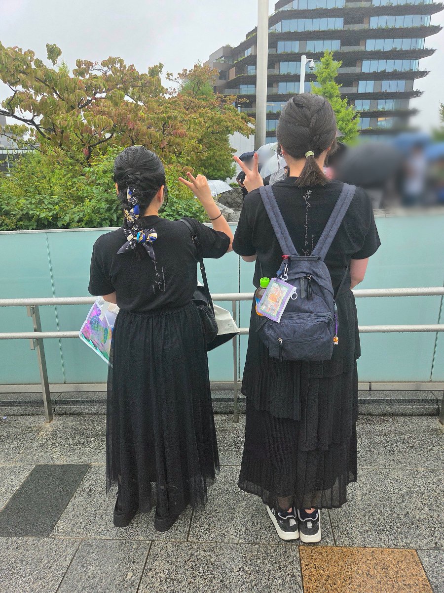 mn_337's tweet photo. 2日目はお友達と🫶帰宅してから写真見返して改めて思ったんだけど、連絡取り合わずこのシンクロ？お揃い感？すごすぎだよね笑 美味しいものも食べられて幸せ🤤♥️ https://t.co/df5in6WLTk
