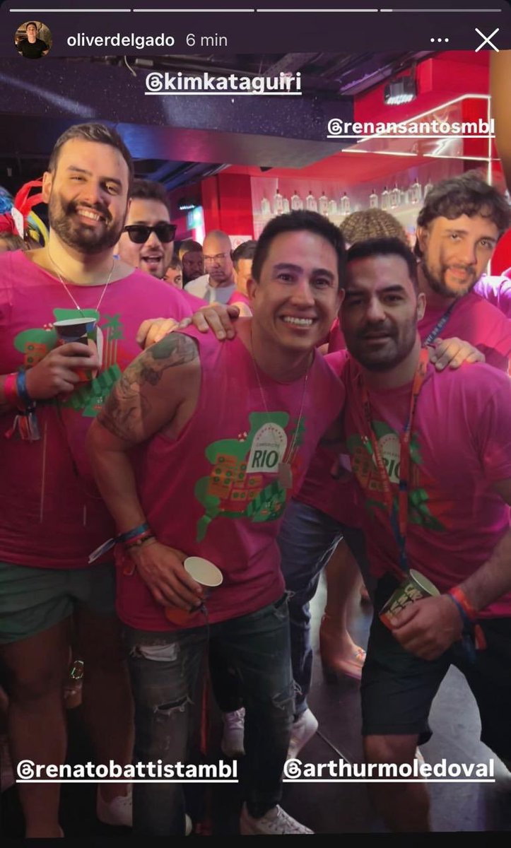 VisonarioMissao's tweet photo. @CascaGrossaReal O camarote era do Vorcaro, mas o missão só estava curtindo o carnaval com dinheiro de ??? https://t.co/HVGBsZOn2Y