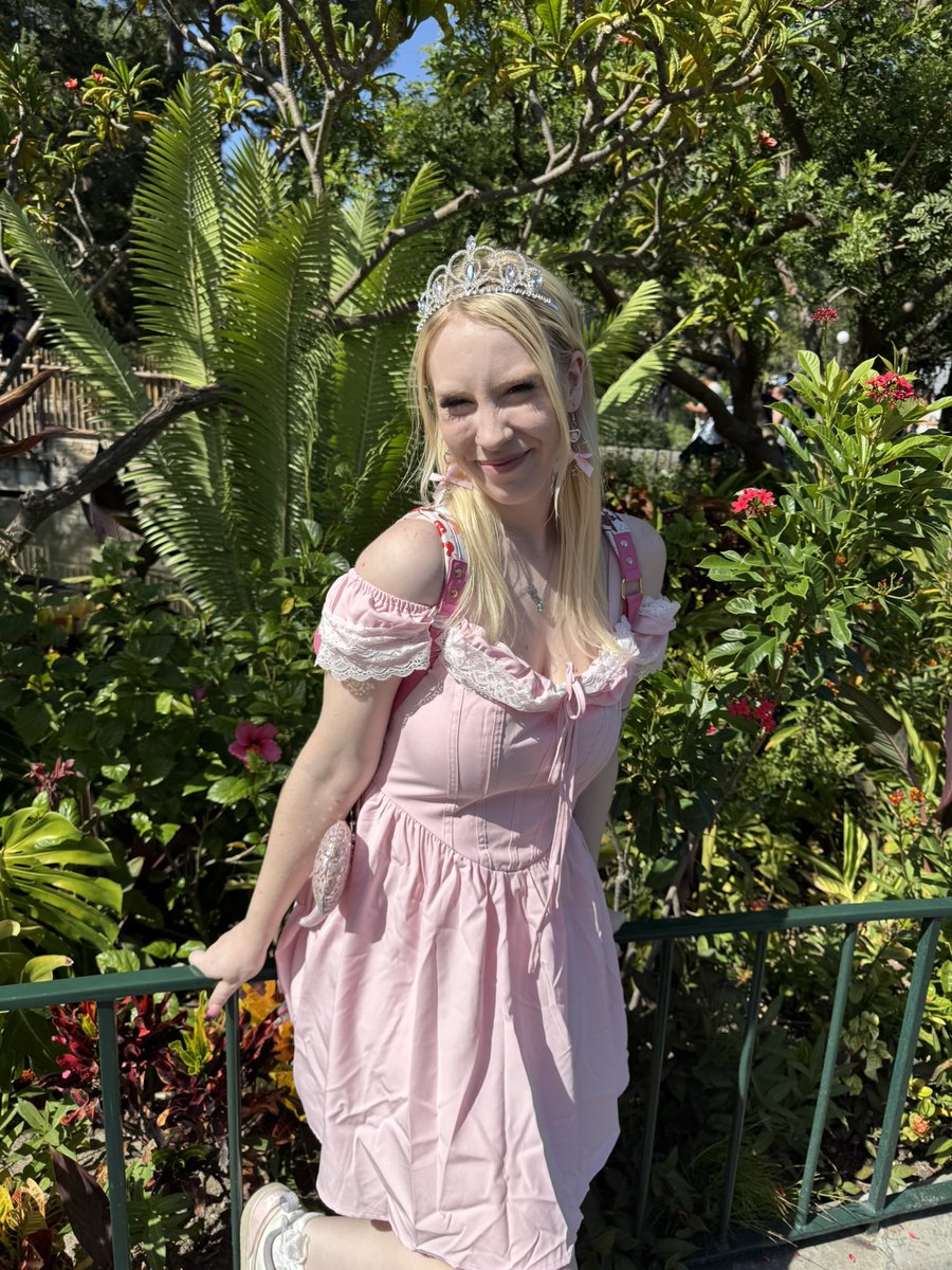 yenom03's tweet photo. My woman crush Wednesday is as always @TheGigiSweets. She is an amazing and beautiful princess each and every day. https://t.co/jUV9vaaeeI