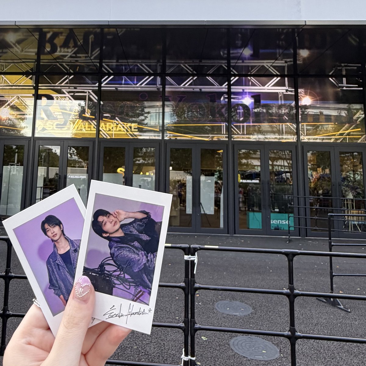 mo_ryusei's tweet photo. 昨日は本当に粋で素敵だったなあと思うことが色々😽💜
30歳という節目のバーイベに改めて立ち会えてよかった🌟
5年連続来れているので来年も行けますように💐🤍
#横浜流星 #ÉtoileFilante https://t.co/RrgdmNK42i