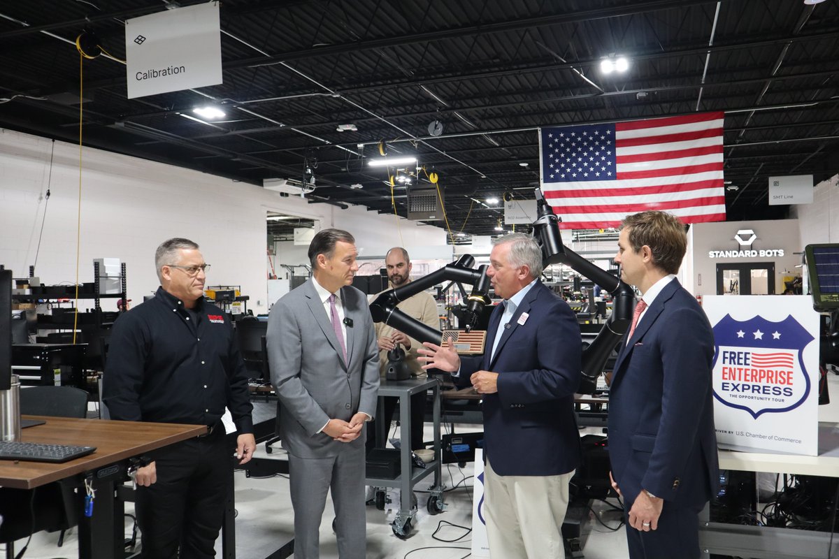 NeilBradleyDC's tweet photo. The #FreeEnterpriseExpress rolled into Glen Cove NY to visit @standardbots, 🇺🇸's largest mfgr of AI-native industrial robots -- bldg the tools that help others build things in 🇺🇸

@RepTomSuozzi joined us to receive Advocate for American Business Award https://t.co/E0LZGka01u https://t.co/yg6x44osq5
