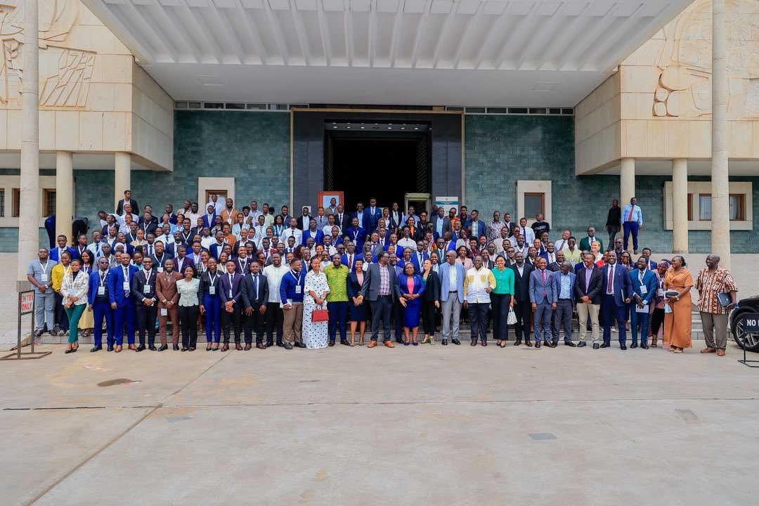 GodfreyNuw61785's tweet photo. Commercialization of politics limits hundreds of potential young leaders with strong ideas,we must #walkthetalk
#nothingforuswithoutus
#nationalyouthsymposium26 https://t.co/GTz2AXOJon