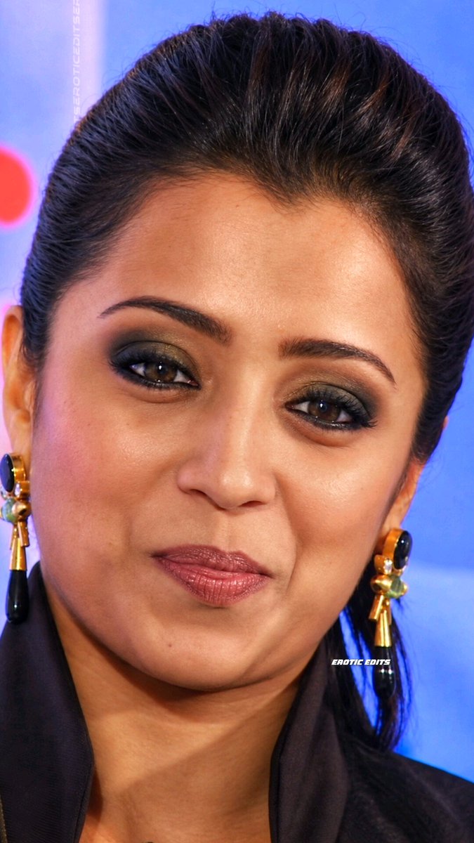 CelebXHub's tweet photo. The Face I like most of Trisha Krishnan 😍

#Trisha
#CelebXHub https://t.co/Zx80M9eQ04